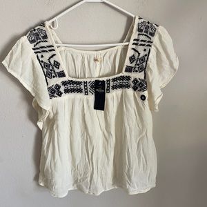 Hollister Embroidered White Ruffle Top Embroidery Print NWT XS